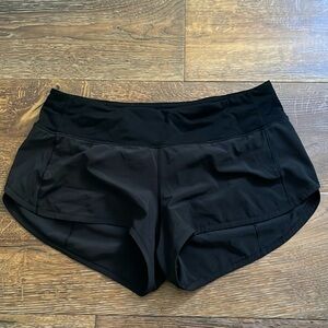 Lululemon Speed Up Low Rise Lined Shorts 2.5”